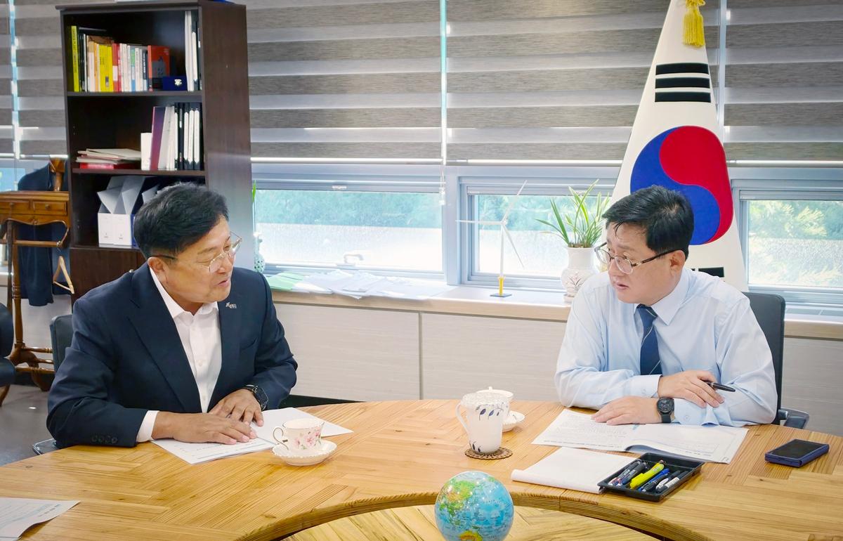 박관열 광주시장, 김성환 기후에너지환경부 장관 만나 지역 현안 지원 요청 (2).jpg