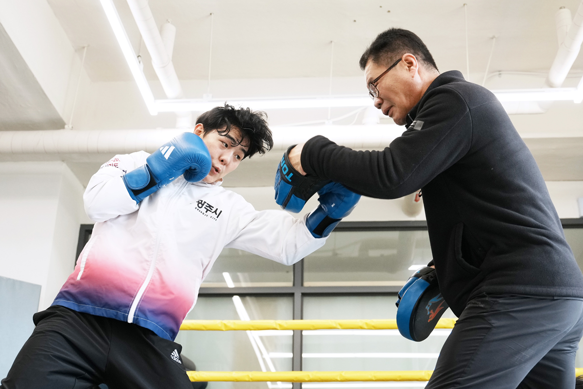 링 위의 땀방울, 광주의 자부심으로 땀방울로 빚어낸 금빛 스트레이트 (2).png