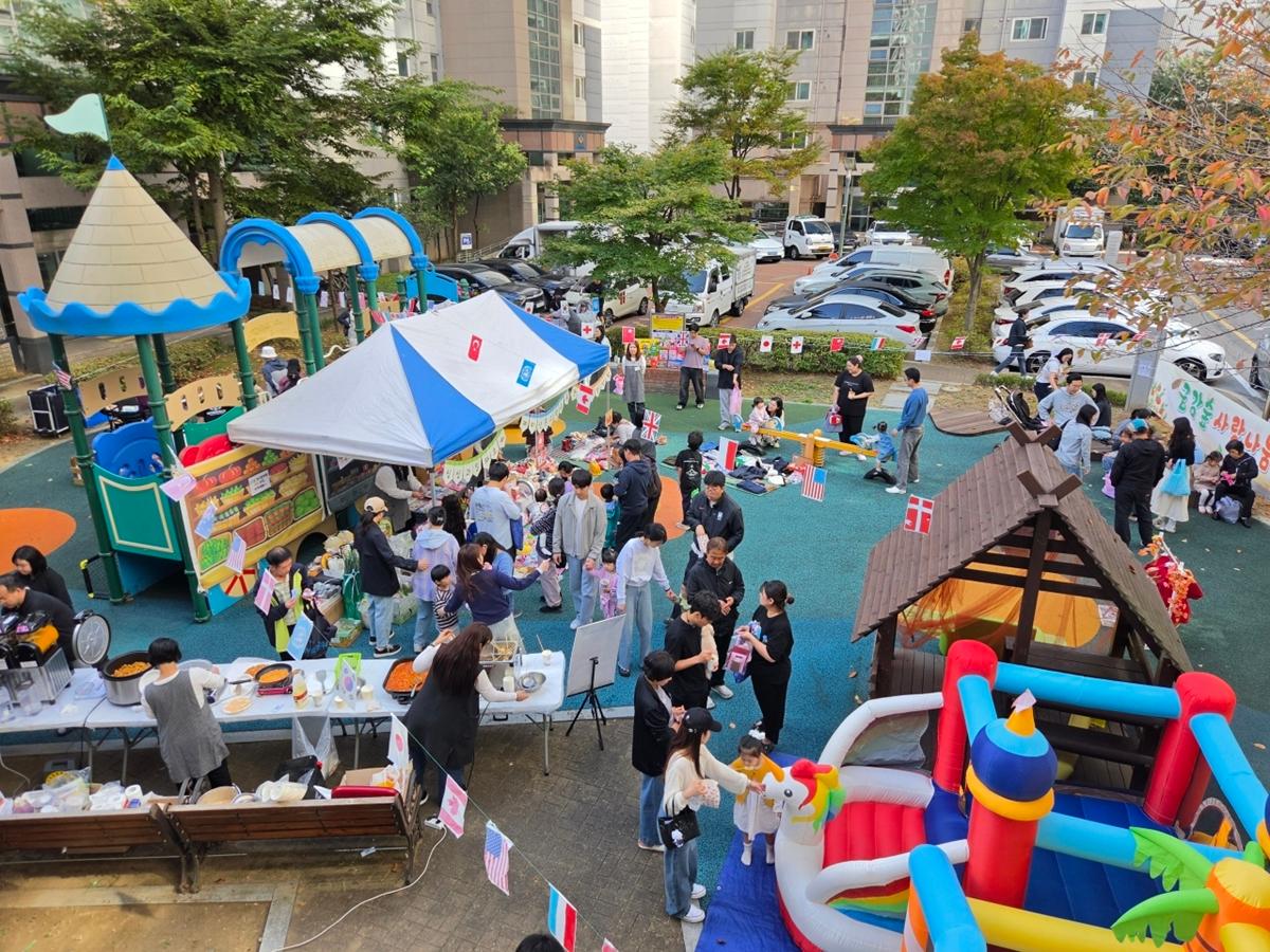 금강숲어린이집, 사랑 나눔장터 수익금 81만 원 광주시 송정동에 기탁 (1).jpeg